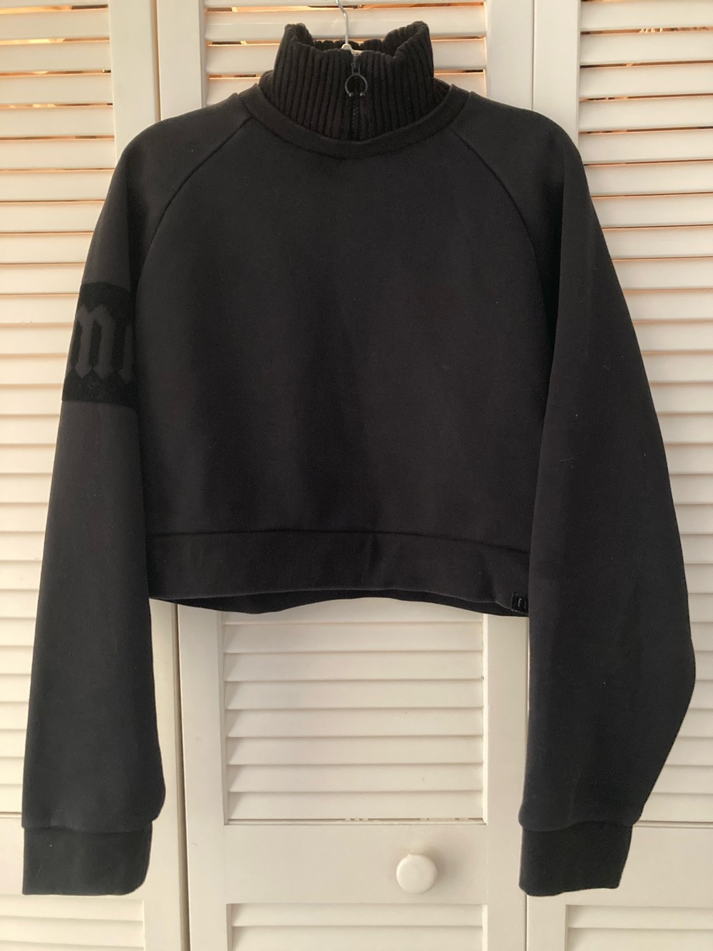 Fenty Puma by Rhianna Black Cropped Sweatshirt Zip Neck Sz M/L